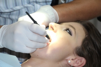 Jak najskuteczniej zadbać o zdrowie zębów?