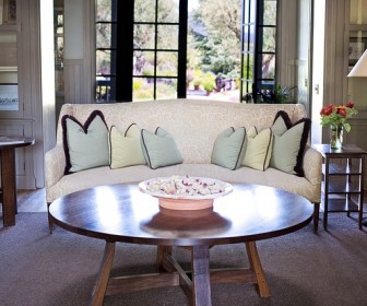 Luksusowe włoskie sofy - od klasycznego stylu do nowoczesnej elegancji